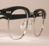 COMBO VINTAGE EYEGLASSES ANGLE photo, under 350 kb