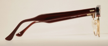 Frame #7333 angle photo, under 250 kb