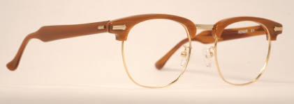 Frame #7406 angle photo, under 250 kb