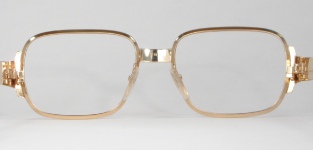 METAL VINTAGE EYEGLASSES SIDE photo, under 350 kb