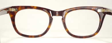 PLASTIC VINTAGE EYEGLASSES SIDE photo, under 350 kb