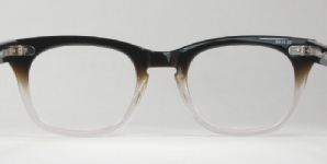 PLASTIC VINTAGE EYEGLASSES SIDE photo, under 350 kb