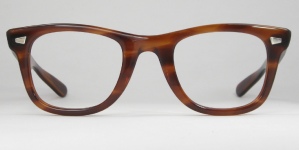 PLASTIC VINTAGE EYEGLASSES FRONT photo, under 350 kb