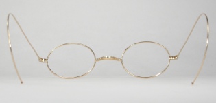 WIRE VINTAGE EYEGLASSES BACK photo, under 350 kb